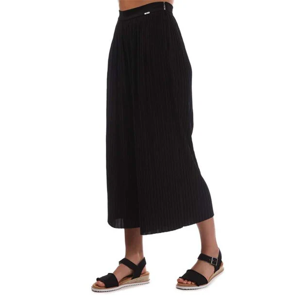 153769-hugo-etamaia-plisse-trousers-1.webp