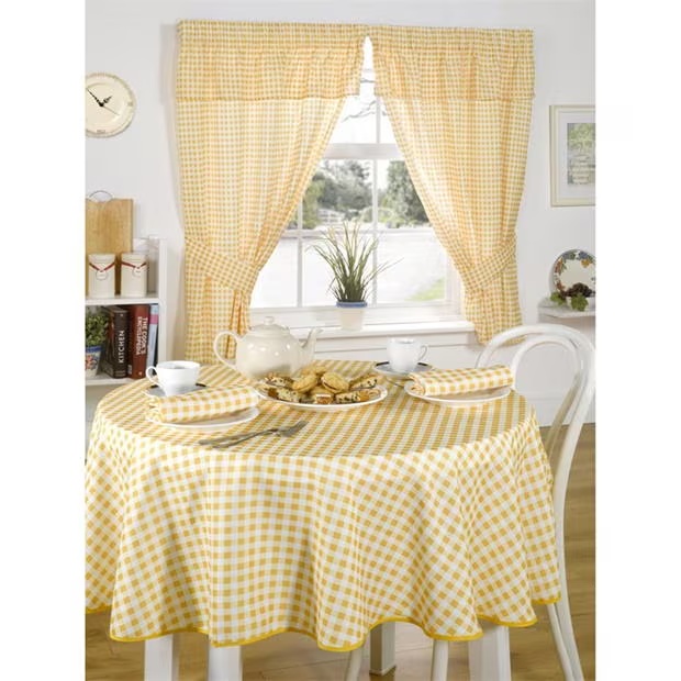 215744-emma-barclay-molly-gingham-table-cloth-1.jpg