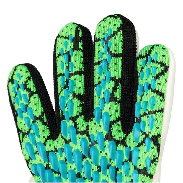 223376-sondico-match-goalkeeper-glove-juniors-1.jpg