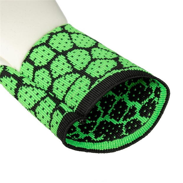223376-sondico-match-goalkeeper-glove-juniors-1.jpg