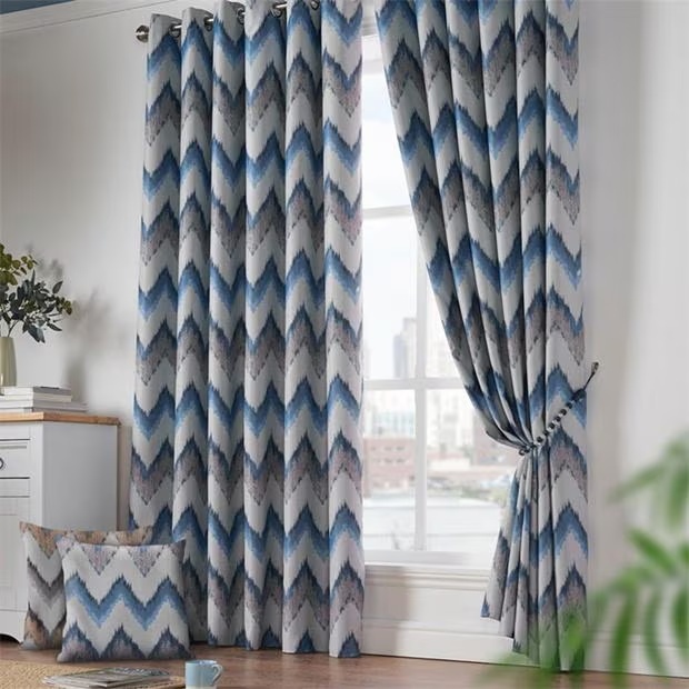 Studio Oslo Blockout Eyelet Curt