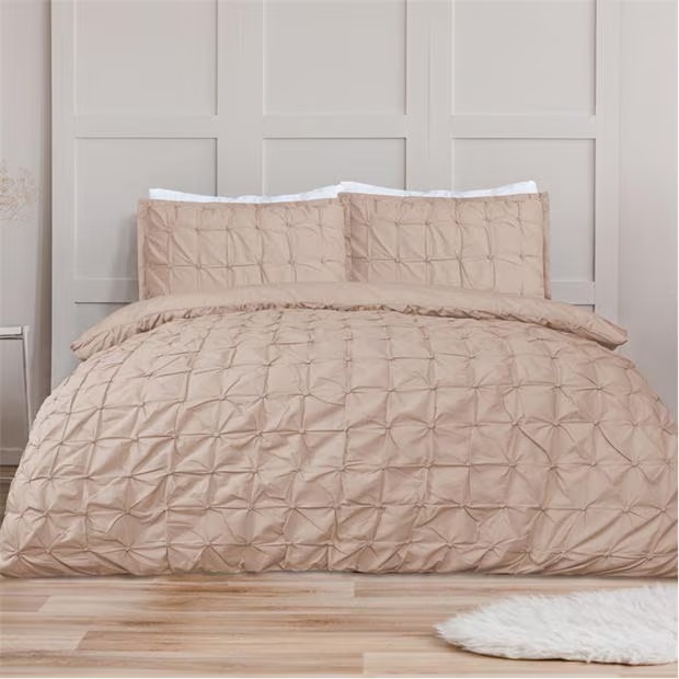49276-homelife-rouched-pleat-duvet-set-1.jpg